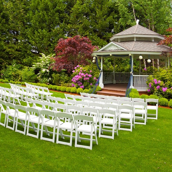 nuestros baños de renta para fiestas vienen equipados con suministros como papel higiénico, jabón y toallas de papel